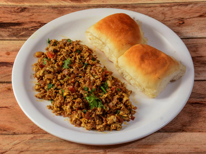 Egg Bhurji Pav