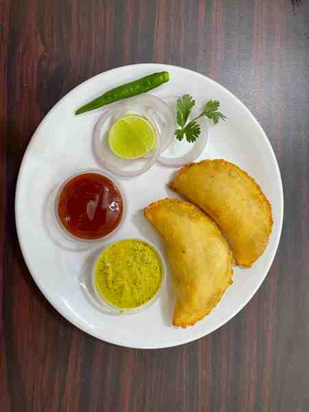 Machher Binuni Kochuri (2 Piece)