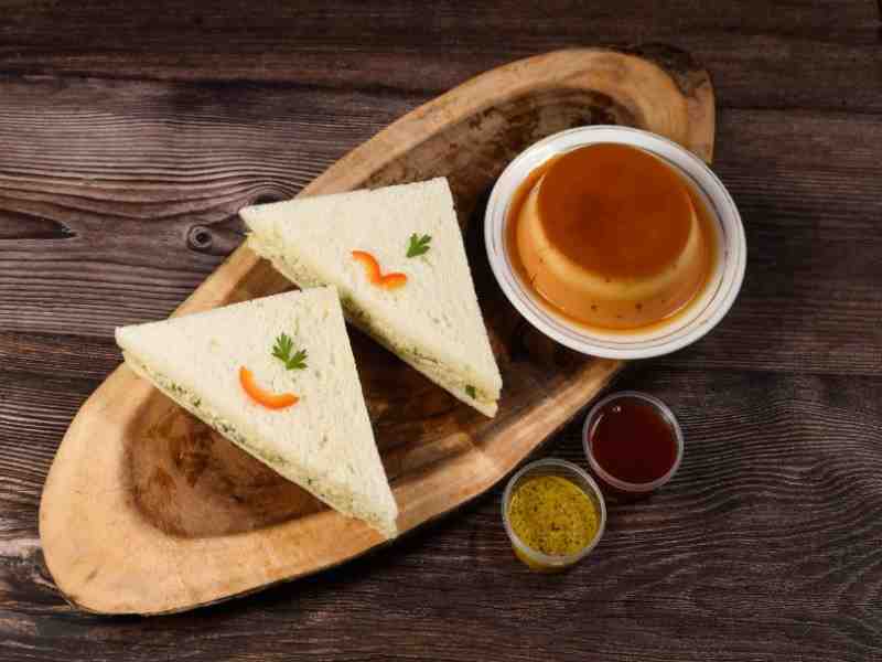 Chicken Sandwich (2 Pcs) + Caramel Custard