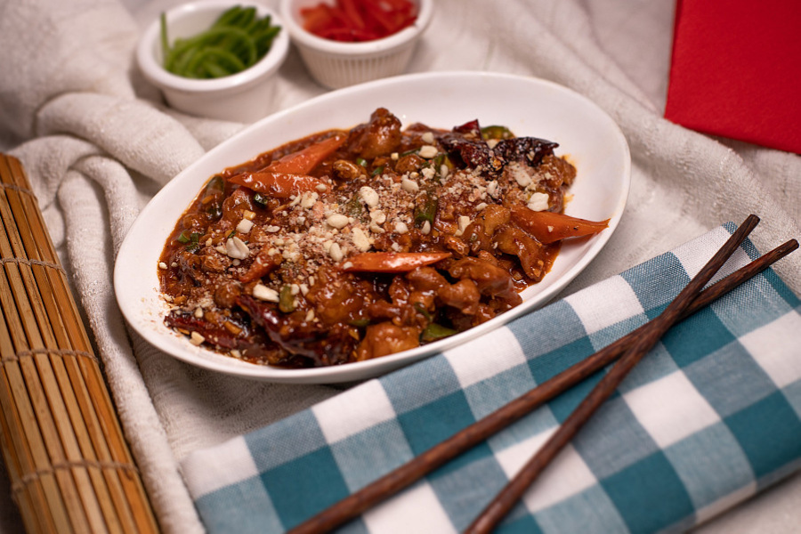 Stir Fried Chicken With Dry Chilli And Peanuts