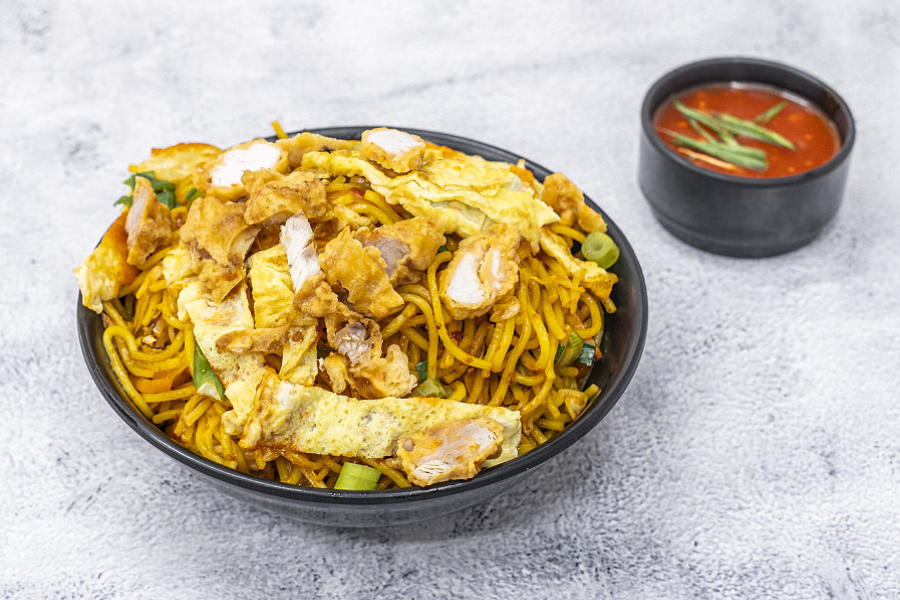 Non Veg Singapore Noodles