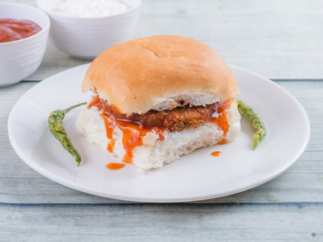 Crispy Vada Pav