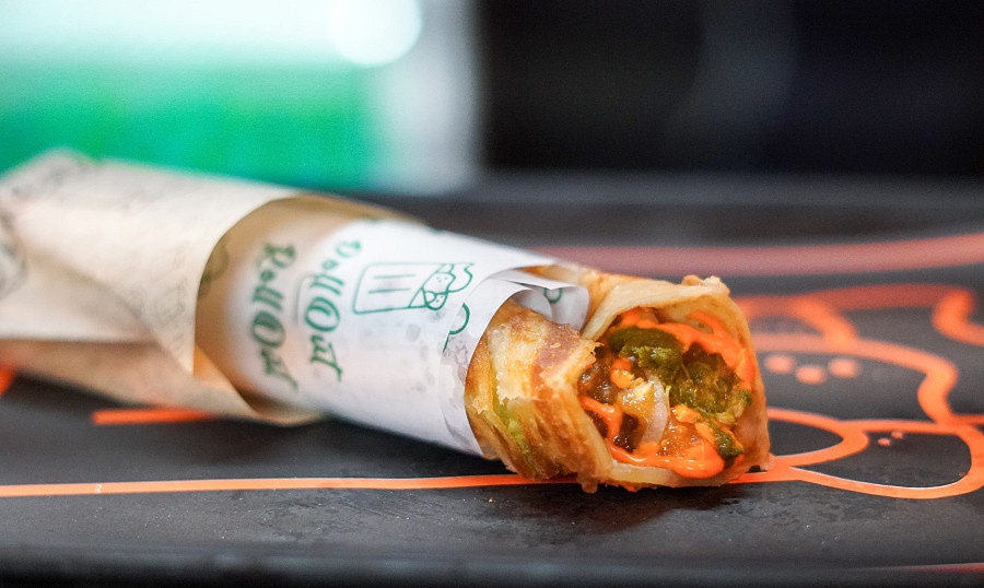 Double Chilli Paneer Roll