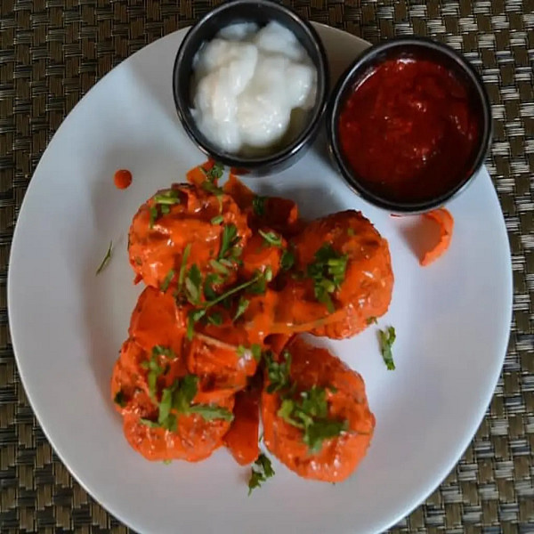 Achari Paneer Momos