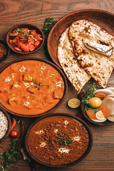 Dal Makhani + Kadhai Paneer + 6 Butter Roti Combo
