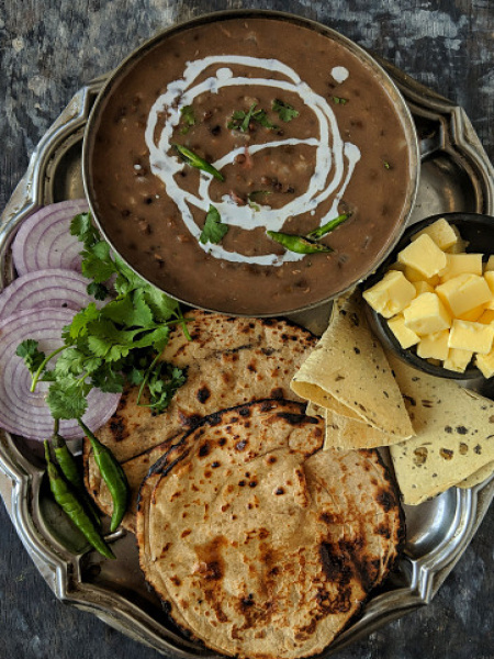 Dal Makhani + 2 Missi Roti Combo