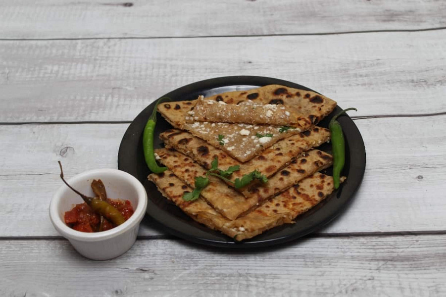 Paneer Paratha With Butter Achar