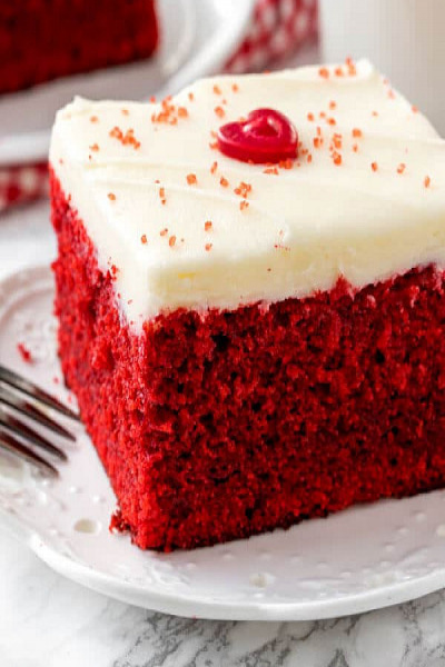 Red Velvet Cheesecake