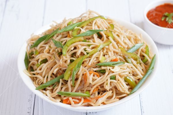 Veg Hakka Noodles