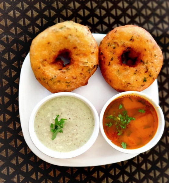 Medu Vada With Sambhar