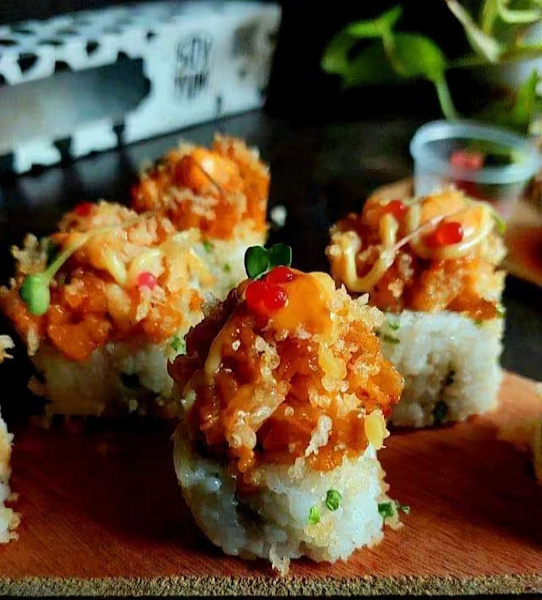 Crunchy Vegetable Maki 4 Pcs