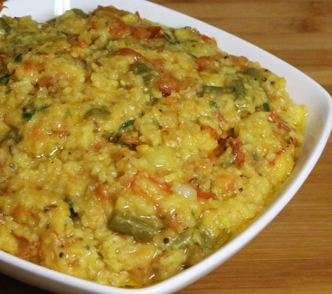 Lasooni Khichadi (Serve 1)