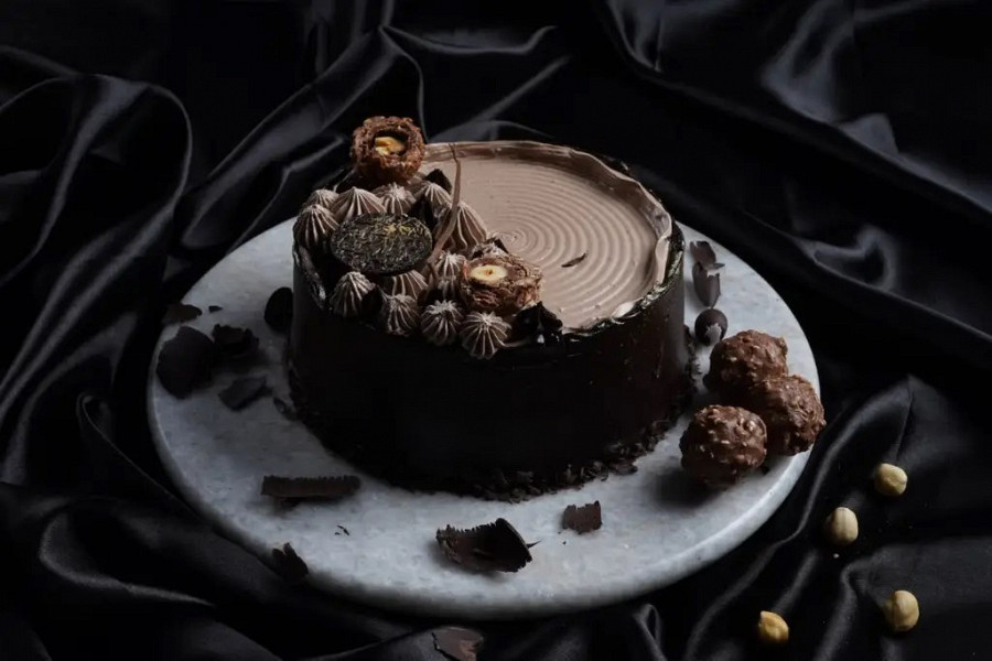 Ferrero Rocher Cake (500gm)