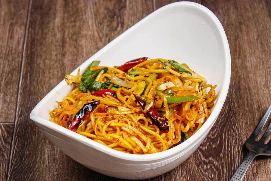 Schezwan Veg Noodles