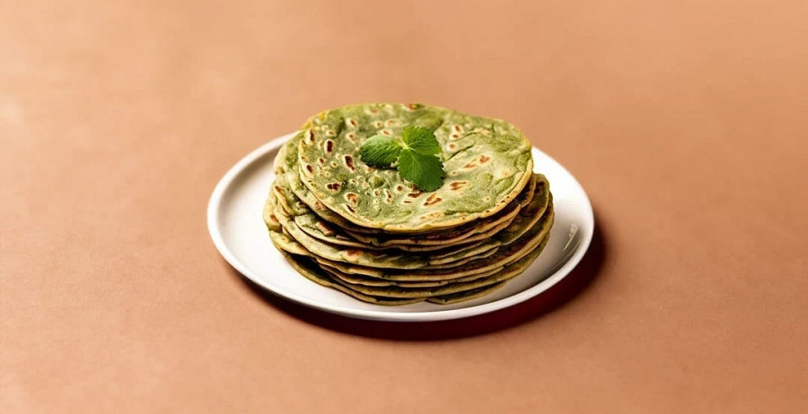 Palak Pyaj Paratha[10 Inch]