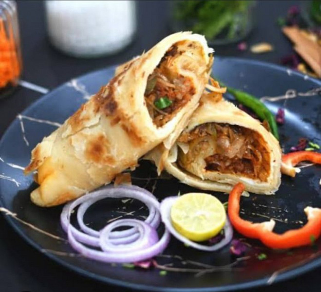 Sehezwan Chicken Roll